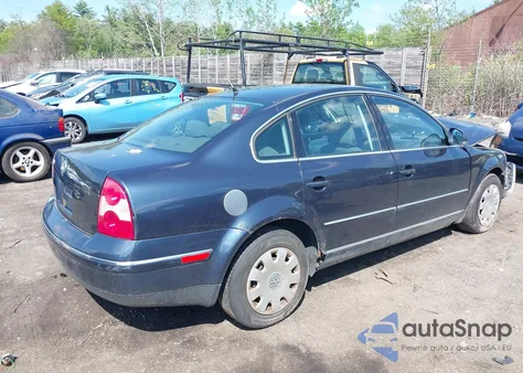 2005 Volkswagen Passat Gl from USA, damaged, VIN WVWMD63B55E016789